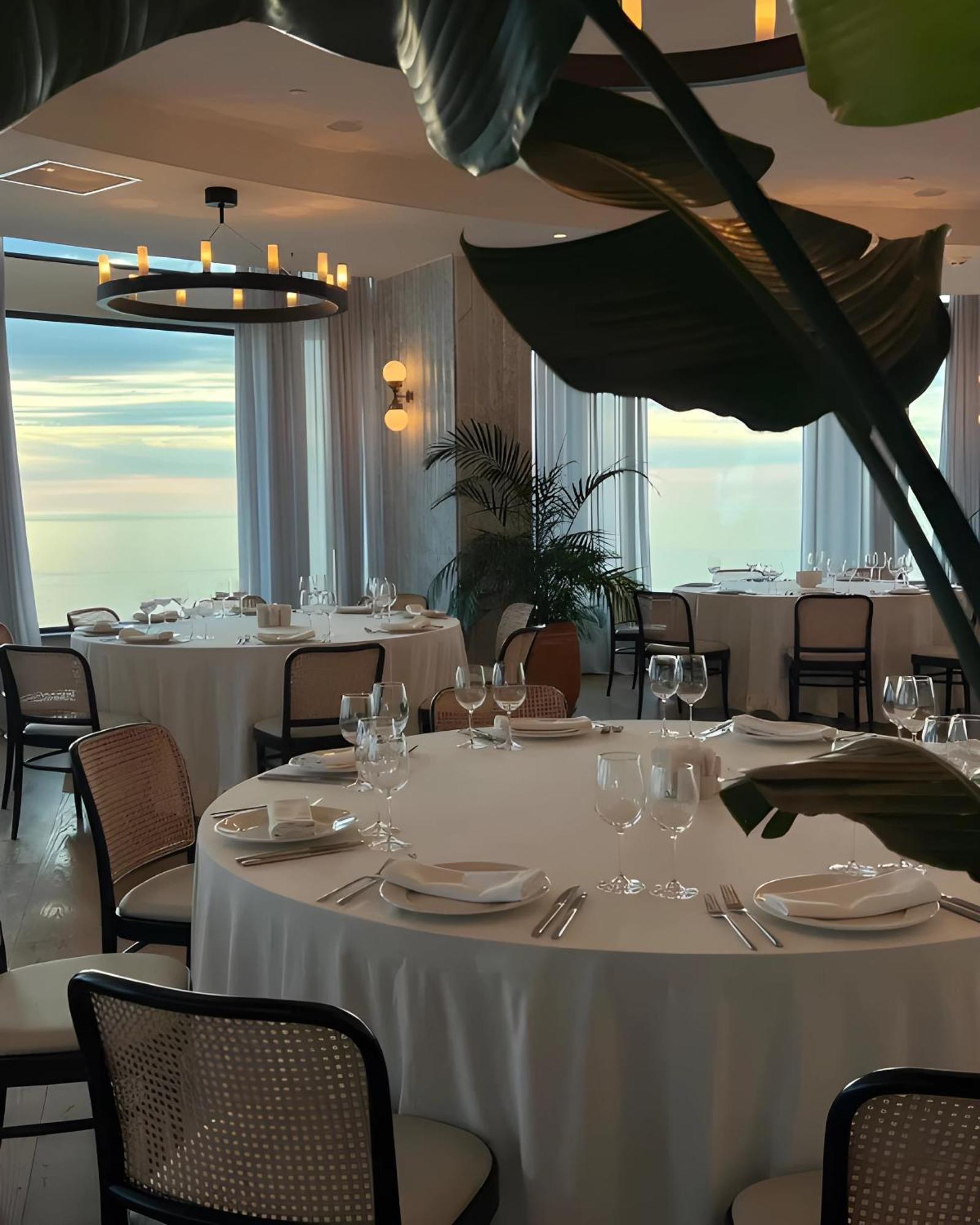 Luxury Orbi City Sea View Aparthotel Batumi Exterior photo