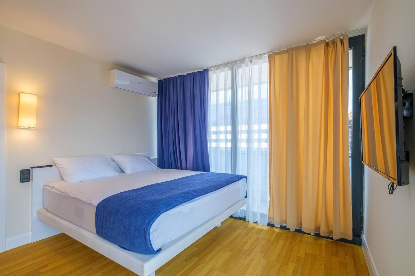 Luxury Orbi City Sea View Aparthotel Batumi Exterior photo